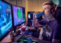 The Social Side of Gaming: Connecting with Friends in Online Worlds